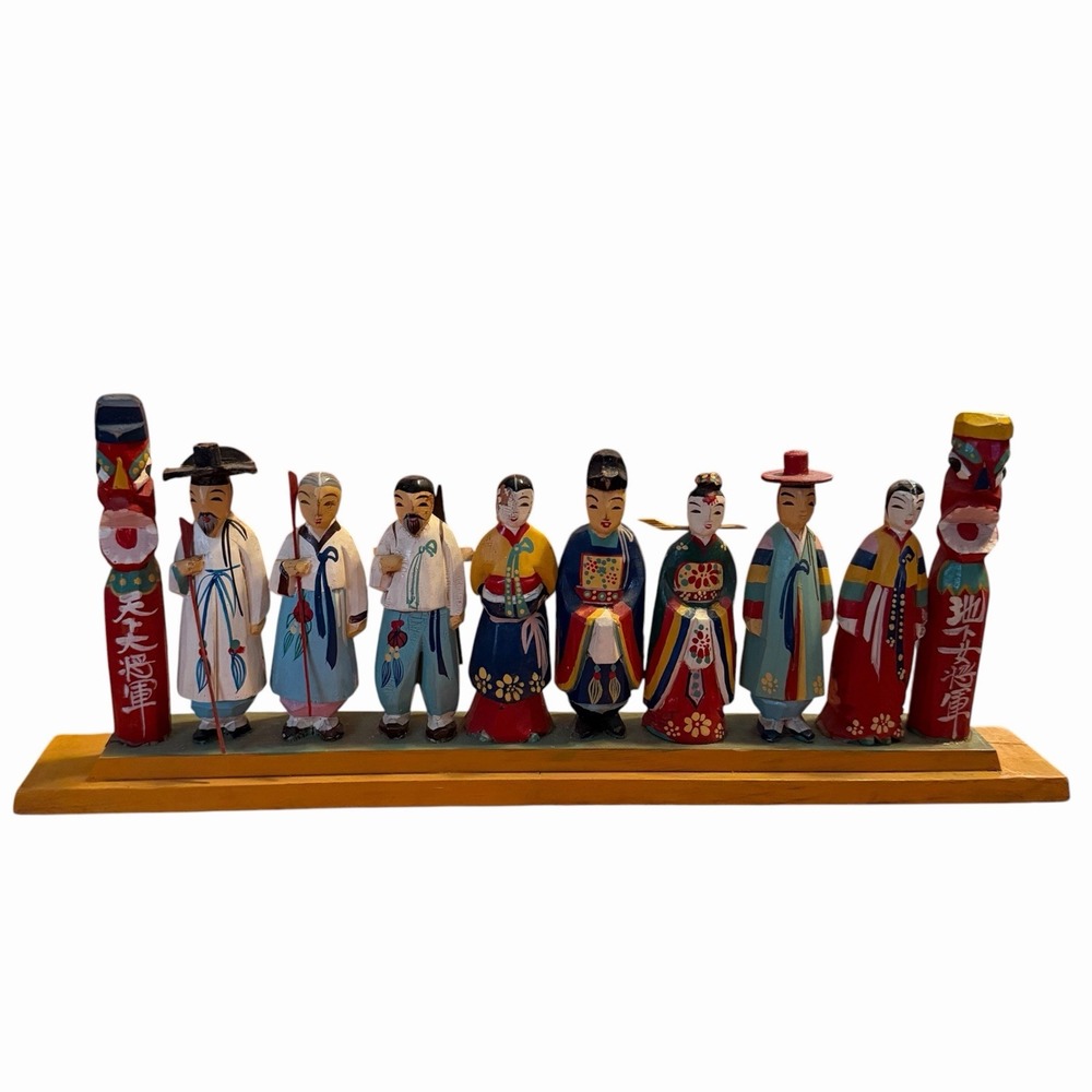 VTG Korean Wood Carved Totem Figurine Set Hand Painted Hanbok Dolls Totem 12.5"
